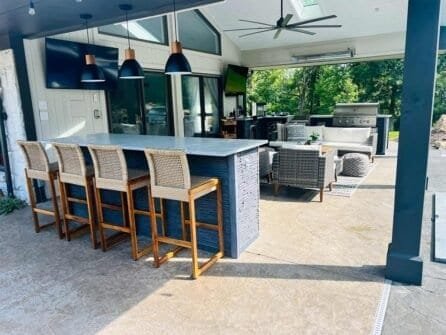 Outdoor kitchen fun, enjoy cooking and dining al fresco with friends and family
